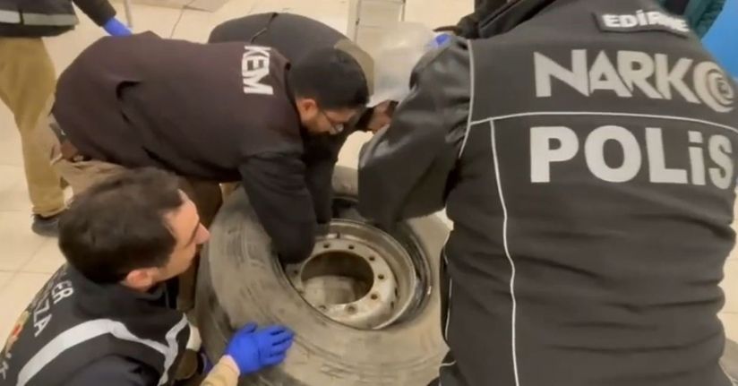 Tırın lastiğinden 22,5 kilogram uyuşturucu çıktı
