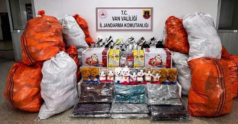 Başkale’de 6,4 milyon TL’lik kaçak eşya ele geçirildi