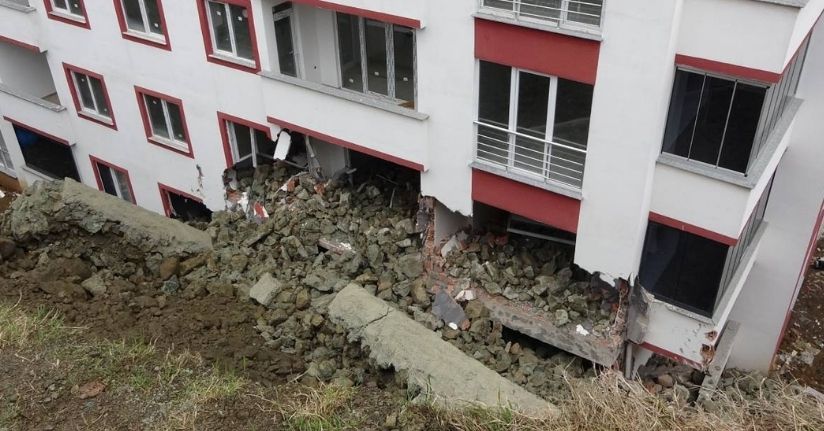 Trabzon’da istinat duvarı çöktü, 9 katlı bina zarar gördü
