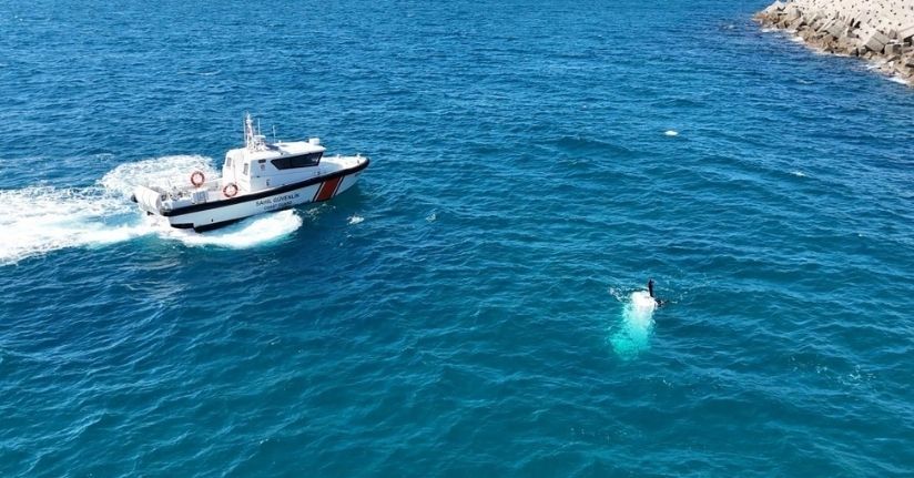 Antalya’da balıkçı teknesi battı: 3 kişi son anda denize atlayarak kurtuldu