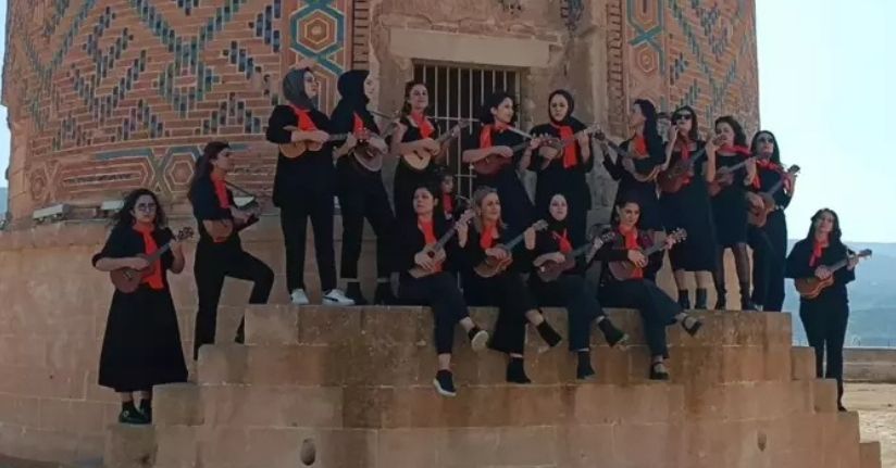 12 bin yıllık Hasankeyf’te kadınlardan ukuleleli 8 Mart etkinliği