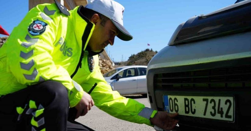 43 ilin geçiş güzergahında APP plakalı araçlar durduruldu: Sürücülere uyarı yapıldı