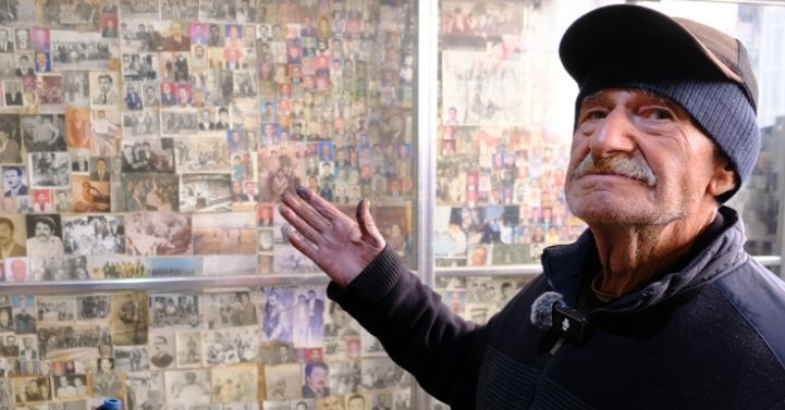 'Boyacı Hasgül' müşterilerden topladığı binlerce fotoğrafla ilçenin hafızası oldu