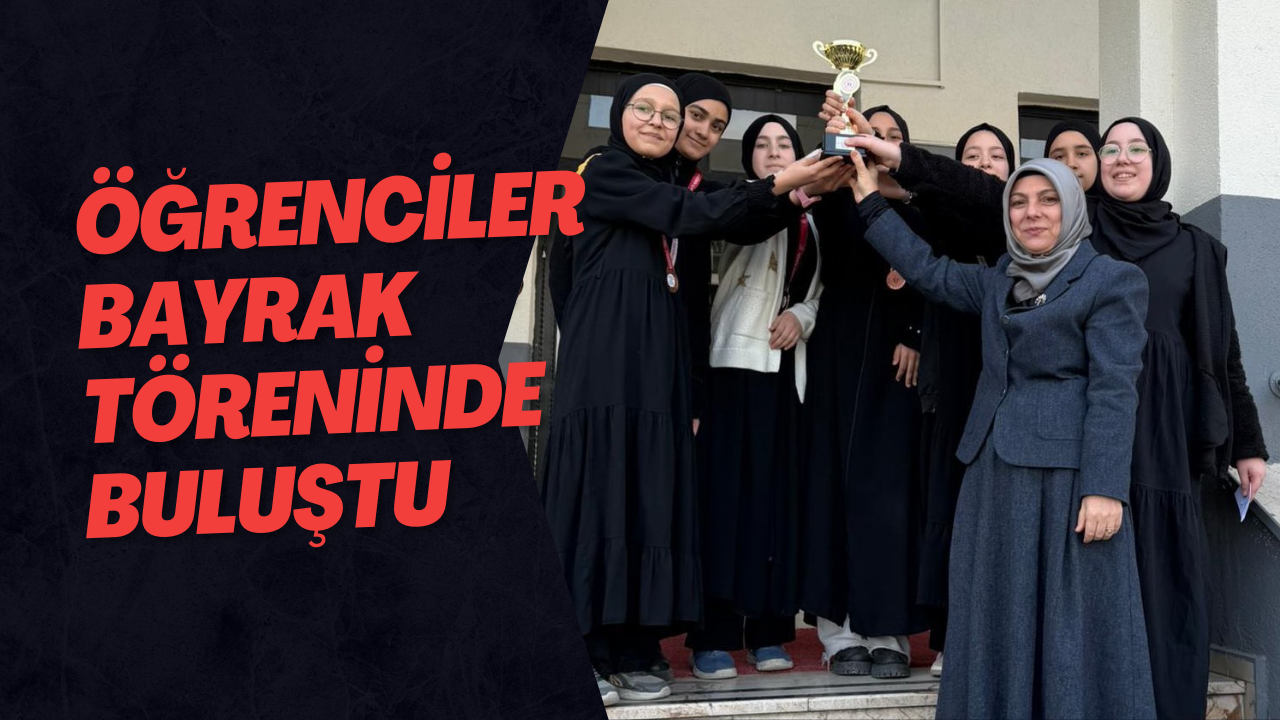 Öğrenciler Bayrak Töreninde Buluştu