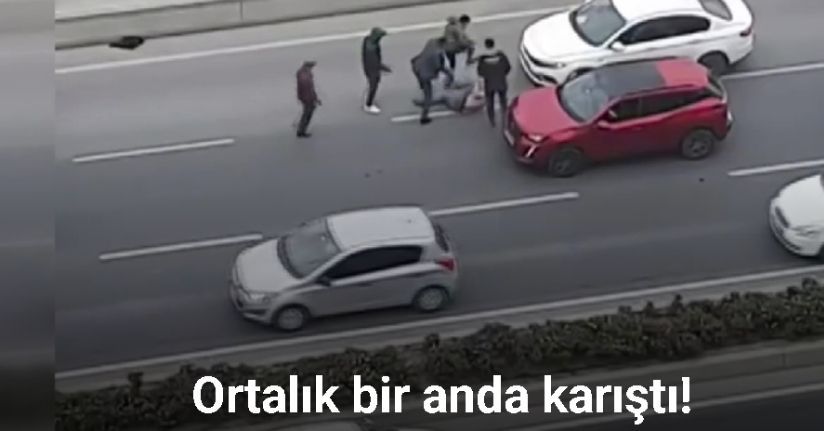 Küçükçekmece’de yol verme tartışması sopalı kavgaya dönüştü