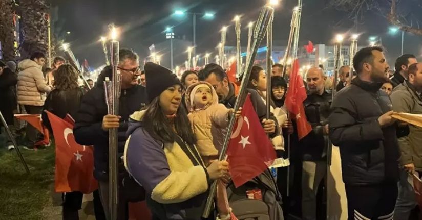 Çanakkale Deniz Zaferi'nin 111'inci yıl dönümü kutlanıyor