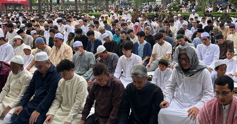 Tayland’da Müslümanlar bayram namazını eda etti