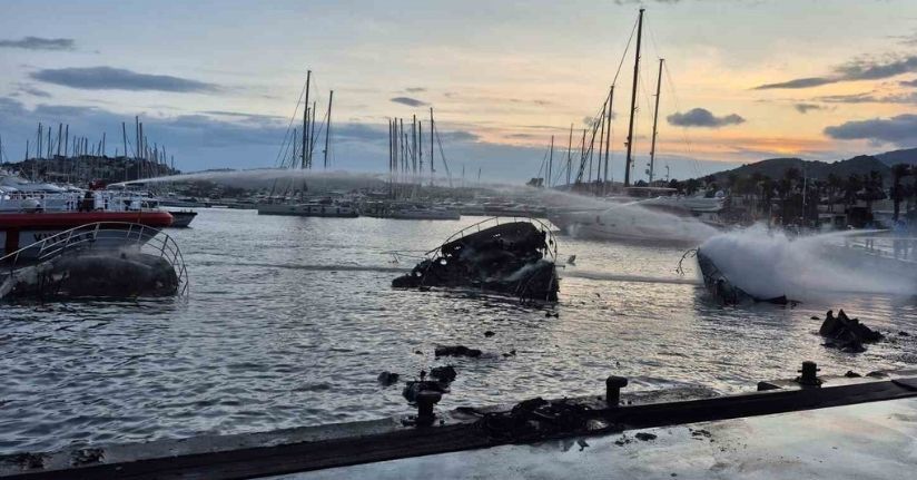 Bodrum’da 7 motoryat yanarak battı
