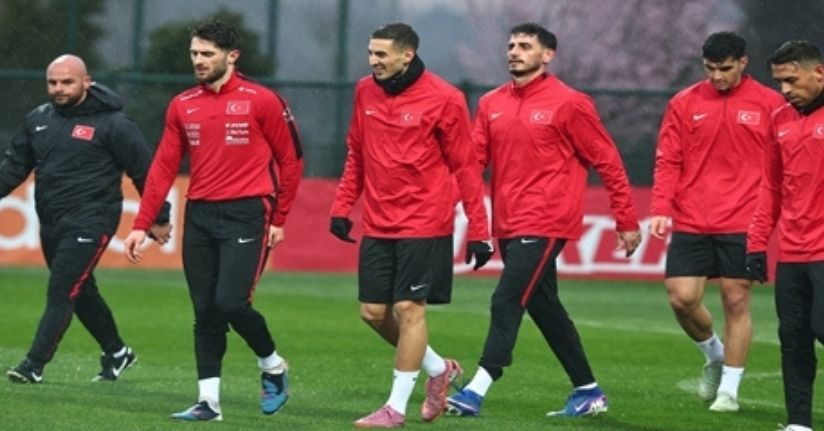 3 büyüklerden 33 futbolcu milli takımlarında mücadele edecek