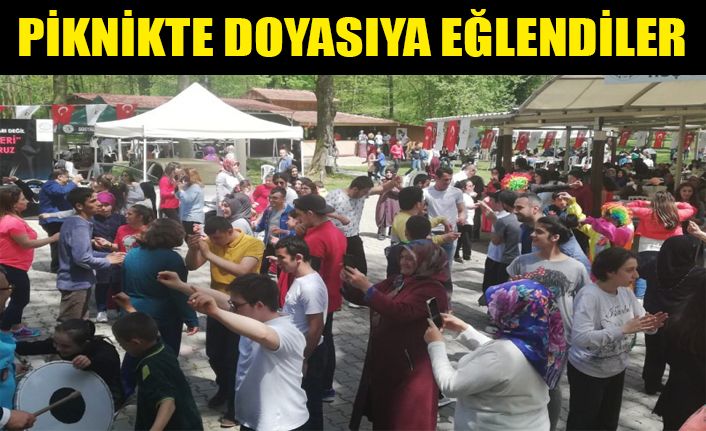 Özel çocuklar ve gençler gönüllerince eğlendi