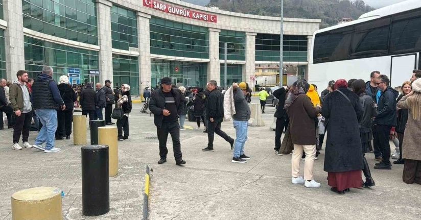 Sarp Sınır Kapısı’nda bayram tatili yoğunluğu