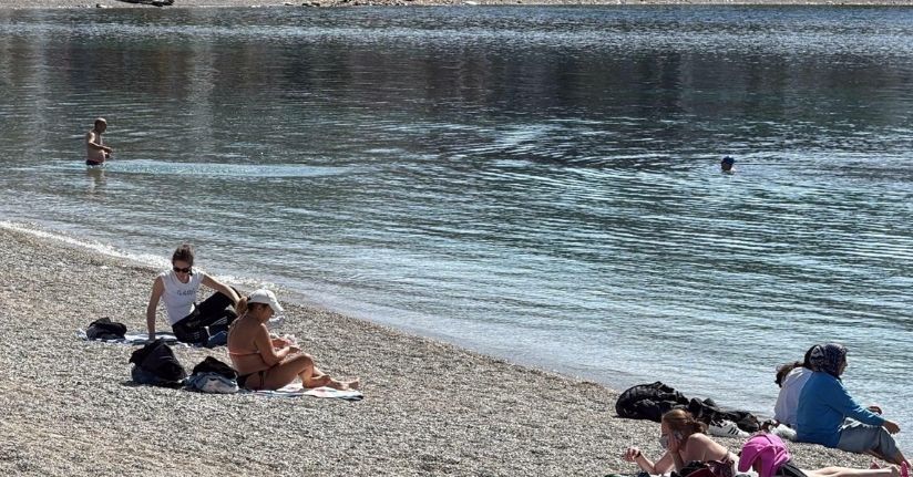 Bodrum'da bayramın son gününde tatilciler plajlarda zaman geçirdi