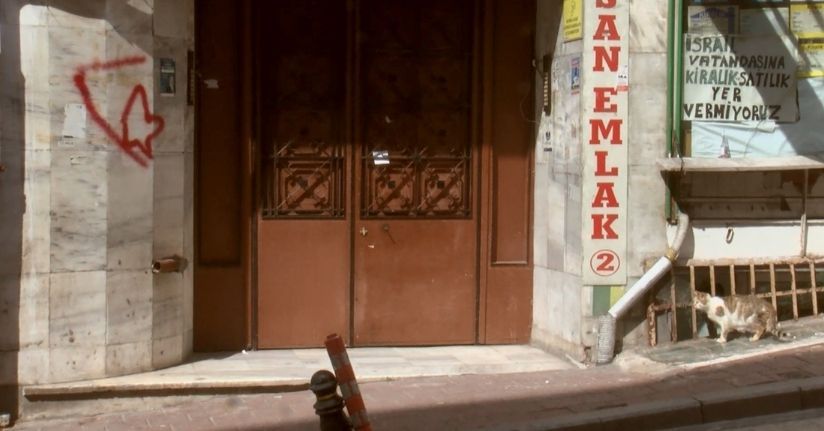 Fatih'te evde tartıştığı eşini döverek öldürdü