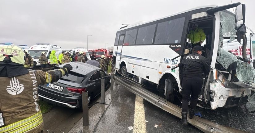  Başakşehir'de polis servisinin de karıştığı zincirleme kaza;1 polis şehit oldu, 16 yaralı