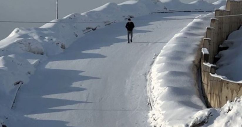 Yüksekova’da kar yağışı