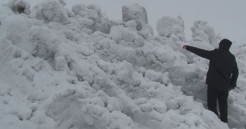 Kars’ta Mart sonunda kış geri döndü: Boğatepe Geçidi ve köyler kar altında
