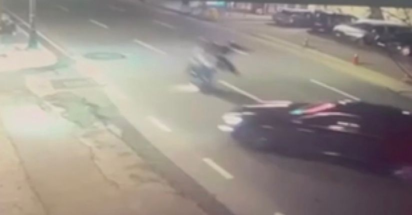 Beşiktaş’ta motosikletle otomobile çarparak takla atan 2 kişi öldü