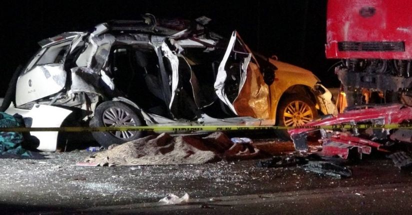 Burdur’da anneyi çocuklarından ayıran feci kaza: 1 ölü, 4 yaralı