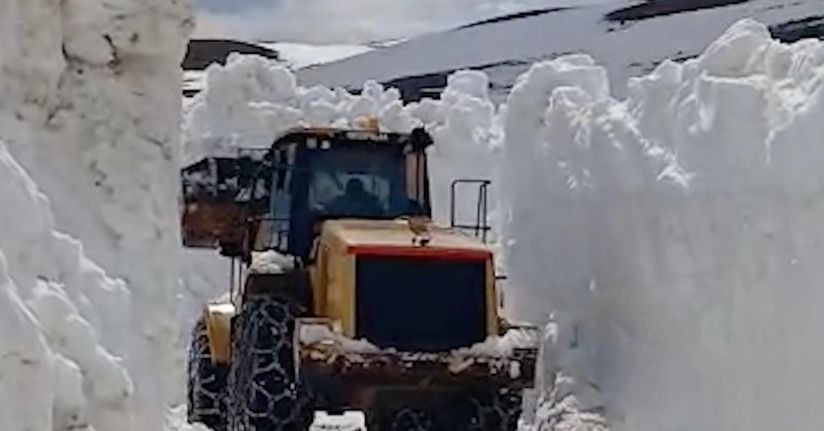Nisan ayında 4 metre karla mücadele