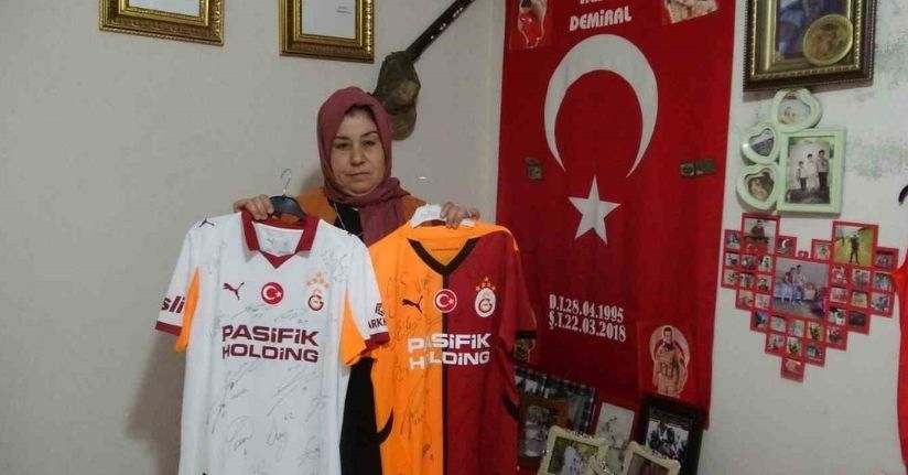 Şehit annesinin Galatasaray forması isteği yerine getirildi