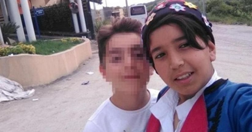 8 yıl önce tüfekle öldürülen Kerem’in ailesinin avukatı duruşma salonunda bastonla olayı canlandırdı