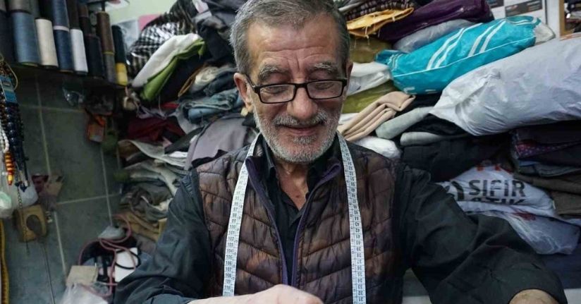 Yarım asırlık emektar terzi hazır giyime karşı zanaatını yaşatıyorYarım asırlık emektar terzi hazır giyime karşı zanaatını yaşatıyor