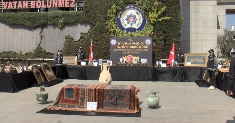 İstanbul'daki tarihi eser operasyonlarında 12 şüpheli yakalandı; 374 eser ve obje ele geçirildi