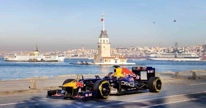 Formula 1 heyecanı 5 yıl sonra İstanbul sokaklarına taşındı