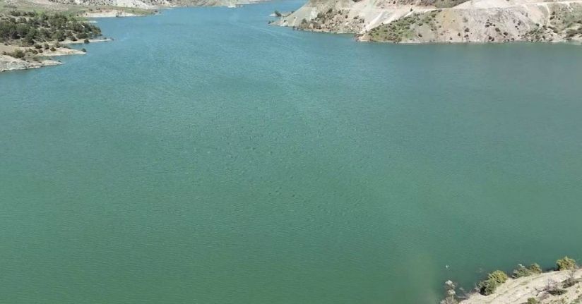 Tarihi Altınlı Köprü baraj sularında kayboldu