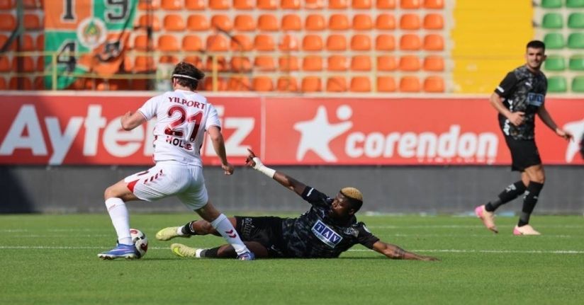  Corendon Alanyaspor: 2 - Samsunspor: 3 