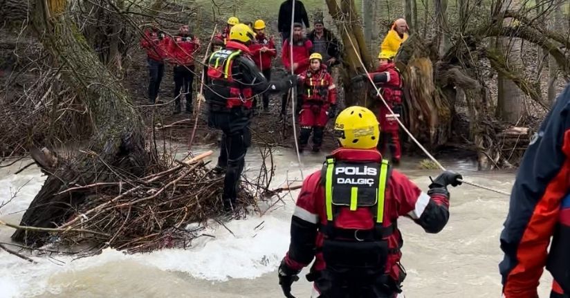 Şemdinli’de dereye düşen çocuğun cansız bedeni bulundu