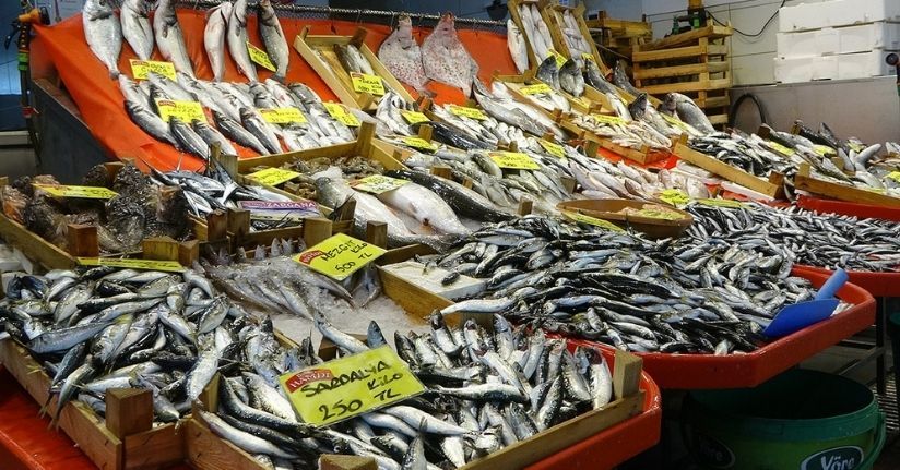 Balık tezgahları kış aylarını aratmıyor