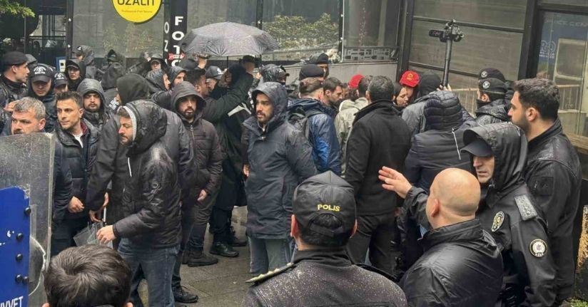 Beşiktaş’tan Taksim’e izinsiz yürümek isteyen grup gözaltına alındı