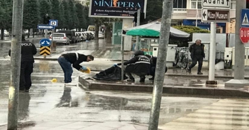 Çaldıkları para ve altınları kaza yaptıkları yerde bırakıp kaçtılar