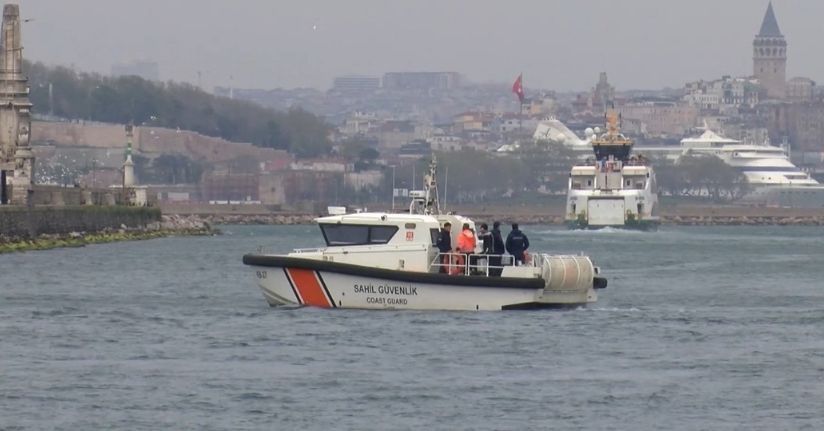 Kadıköy'de vapura binen Azerbaycanlı kadın kayboldu; çantası bulundu denizde aranıyor