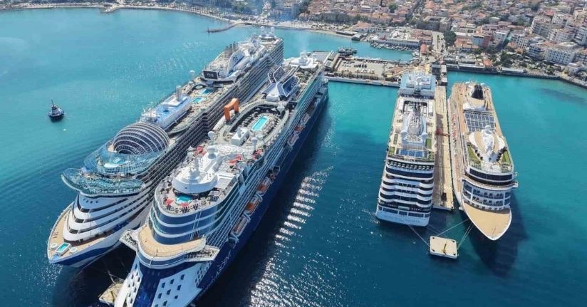 Kuşadası’na 4 gemi ile 10 bin 800 turist geldi
