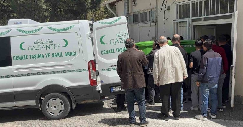 Komşusu tarafından bıçaklanan genç hayatını kaybetti