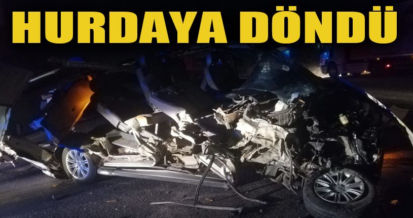 Kamyona çarpan minibüs hurdaya döndü: 1 yaralı