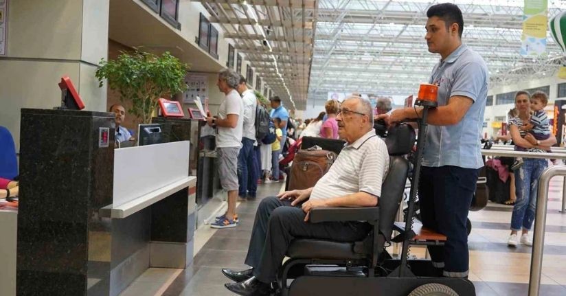 Bakan Uraloğlu: Demir yolu ulaşımında 9 milyon engelli yolcuya ücretsiz hizmet verdik
