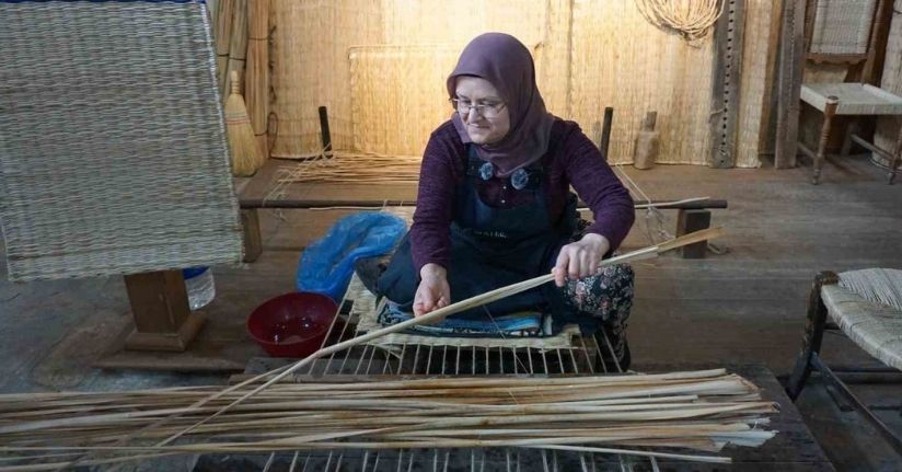 Teknolojiye inat hasır dokumacılığı Tire’de yaşatılmaya devam ediyor