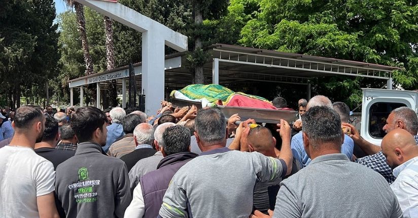 Mersin’deki yağ fabrikasındaki patlamada ölen işçi toprağa verildi