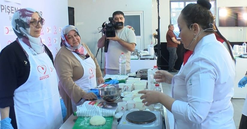 Türk Kızılay'ın 'İyilikle Pişen Hayatlar' atölyesi, bu kez Bursa'da düzenleniyor