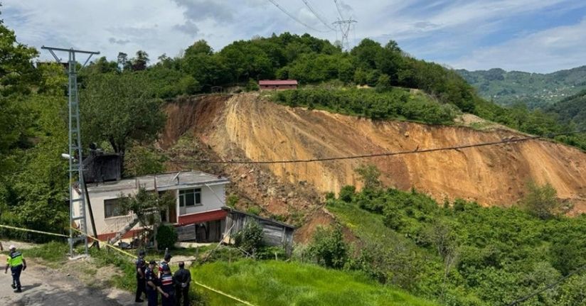 Ordu’da heyelan: O anlar kamerada