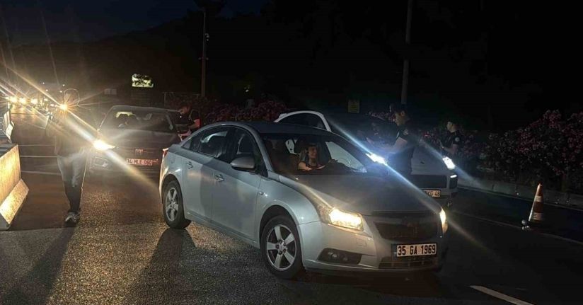 Bodrum girişinde bayram yoğunluğu: Polis ekiplerinden sıkı denetim