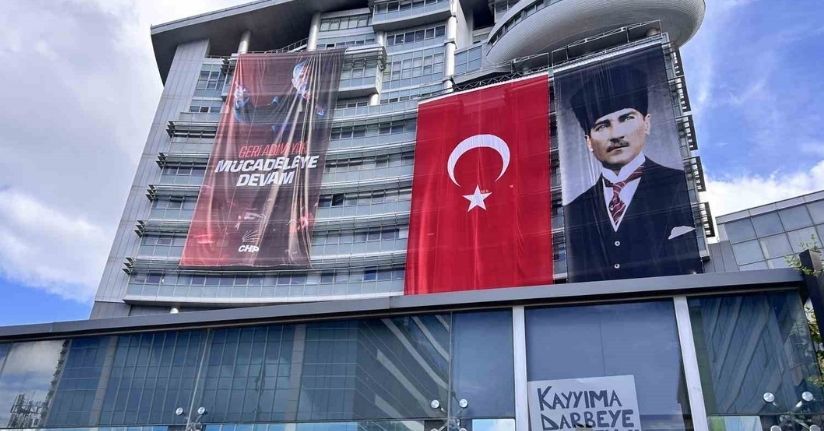 CHP Genel Merkezi önünde tahliye gerginliği