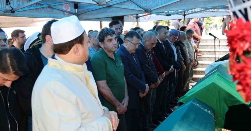 Giresun’daki kazada hayatlarını kaybeden Yıldız ailesi Trabzon’da son yolculuklarına uğurlandı