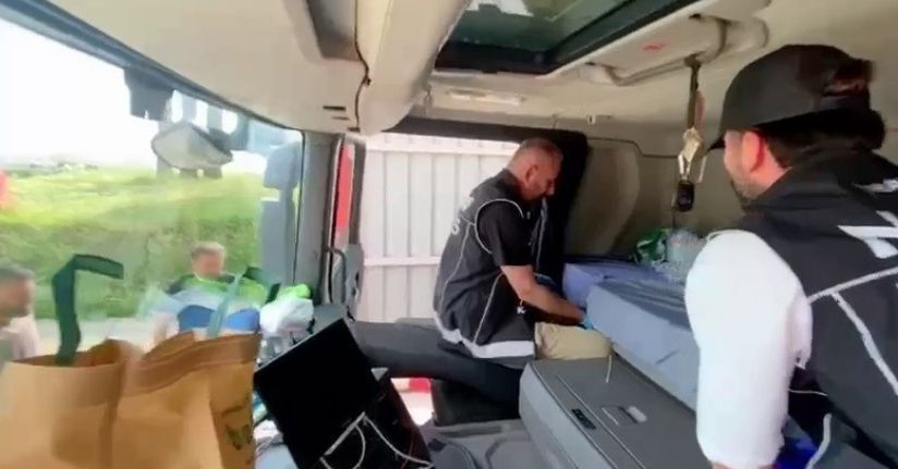 Tırda yatağın altından 12 milyon 600 bin TL’lik uyuşturucu çıktı