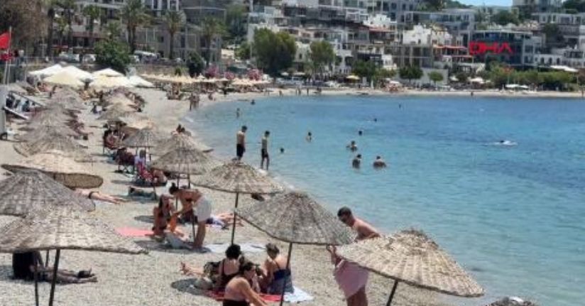  Bodrum’da Kurban Bayramı'nın ilk gününde sahillerde yoğunluk