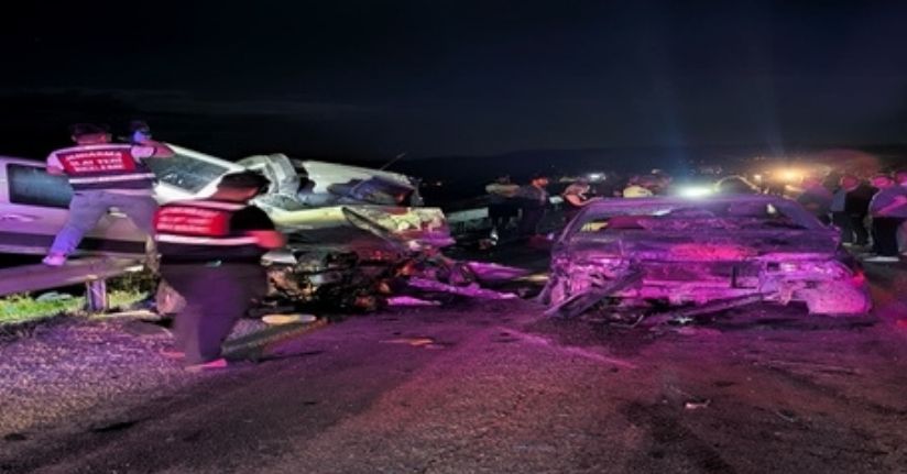Mersin'de 3 aracın karıştığı zincirleme kaza: 1 ölü, 5 yaralı