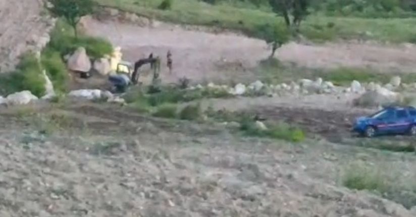 Babasının kullandığı kepçenin altında kalan 3 yaşındaki Muhammed öldü